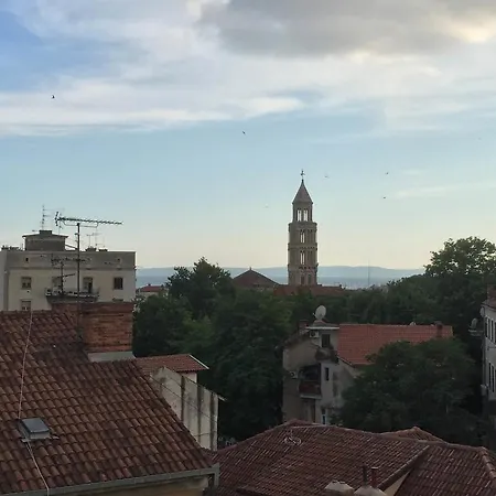 דירה Central St. Domnius View